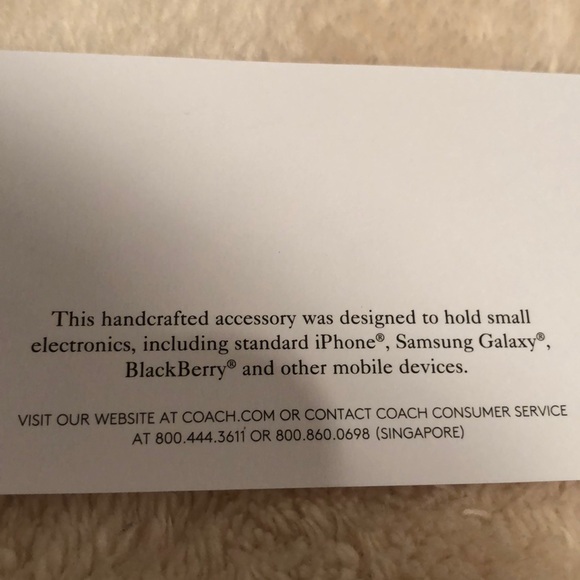 Coach cornerzip perforated wristlet ivory LAST ONE - Picture 6 of 6